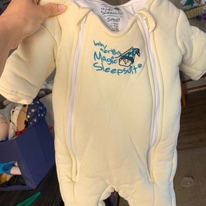 Merlin Magic Sleep Suit Size S (12-18lbs) EUC